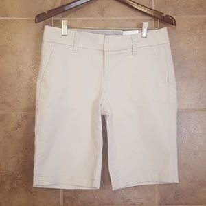 Stylus Bermuda Shorts Size 4 NWT